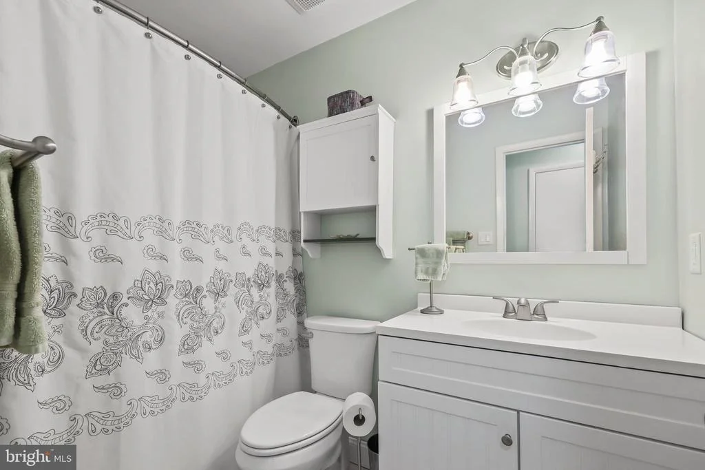 Photo of 16008 FAIRWAY DRIVE