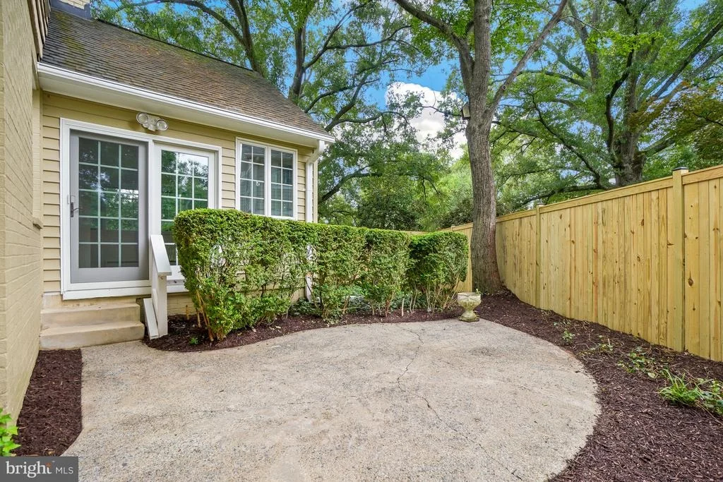 Photo of 8524 DOTER DRIVE