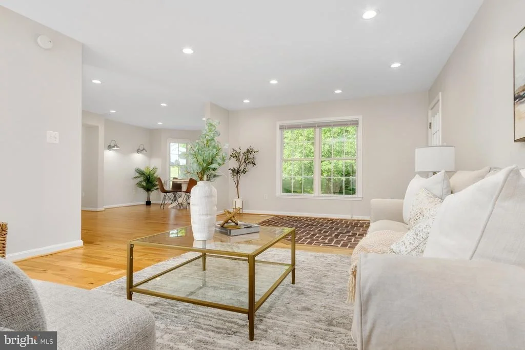 Photo of 8613 HOLLOW ROAD