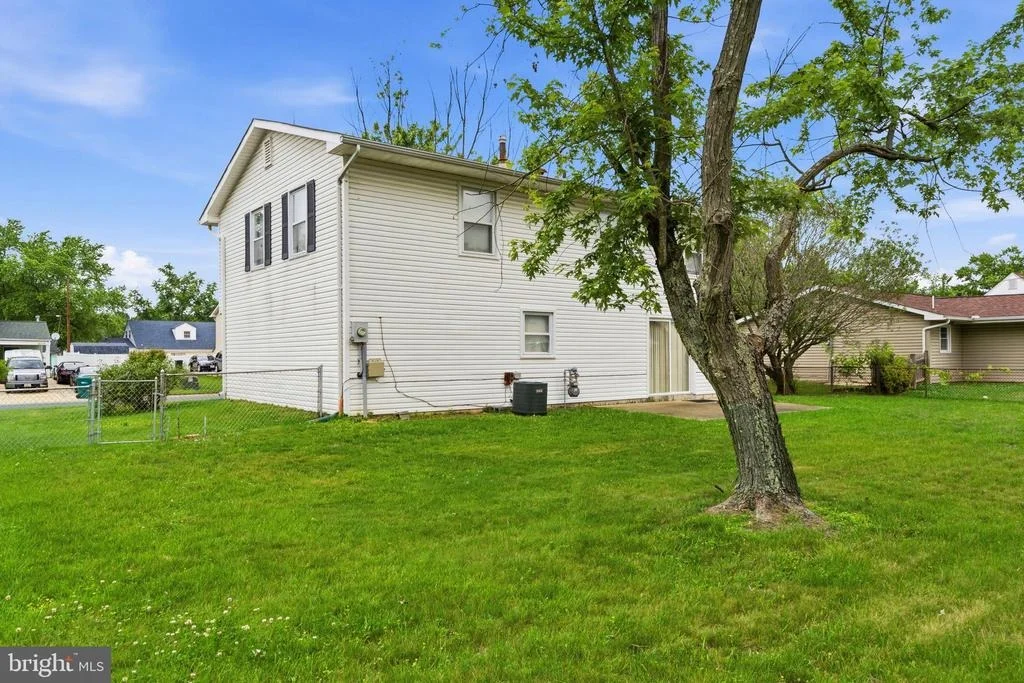 Photo of 215 COMPTON ROAD