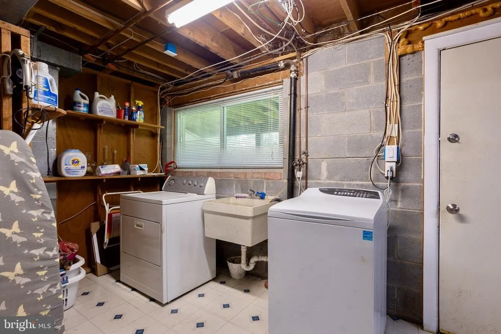 Photo of 2400 SUGARCONE ROAD