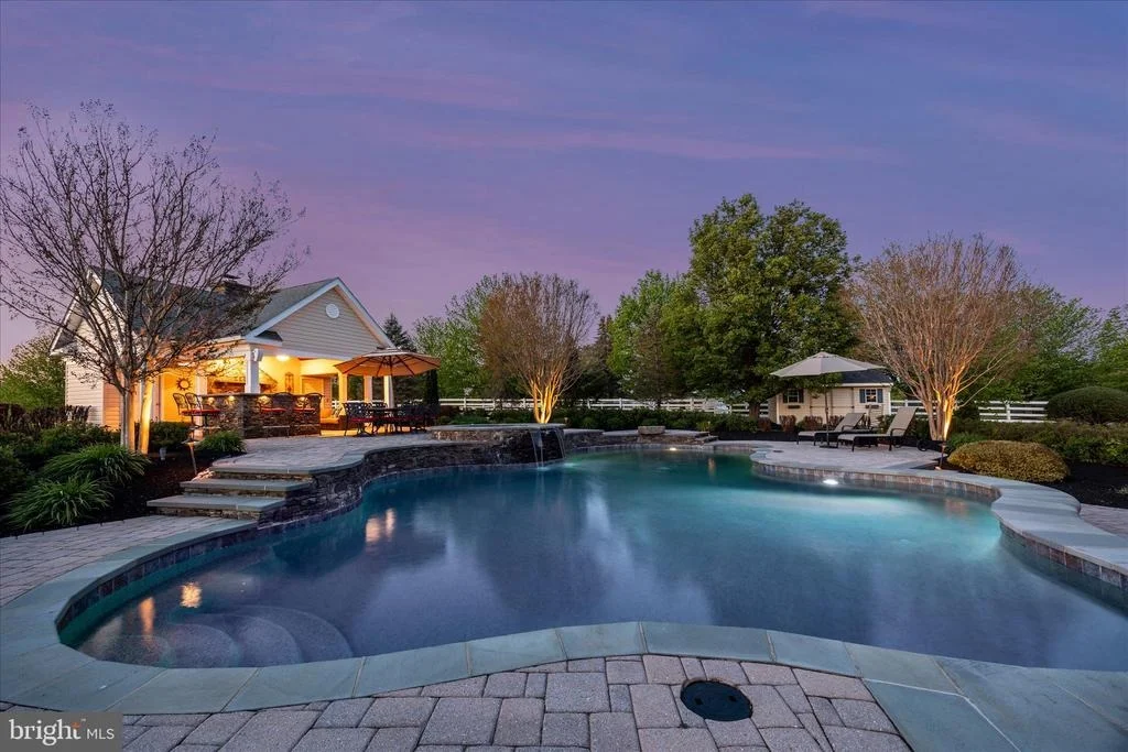 Photo of 6170 CHALLEDON CIRCLE