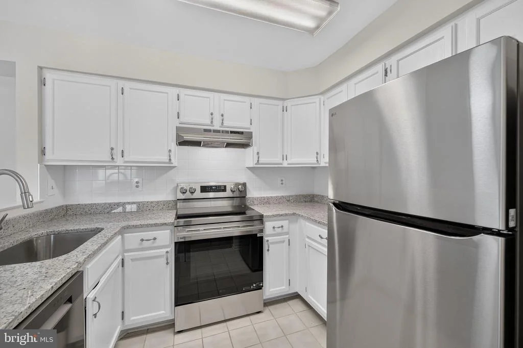 Photo of Unit B at 7710 LEXTON PLACE
