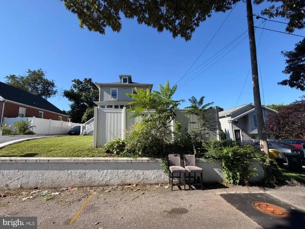 Photo of 205 CHARLES STREET
