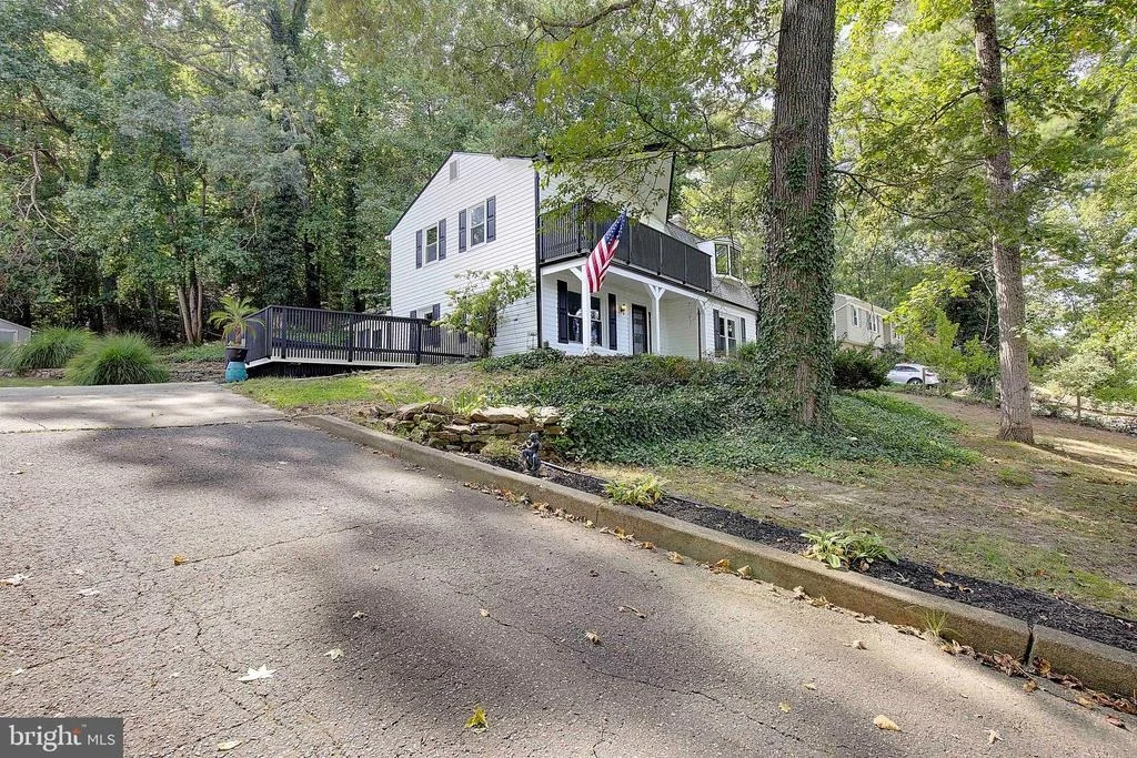 Photo of 349 ARBUTUS DRIVE