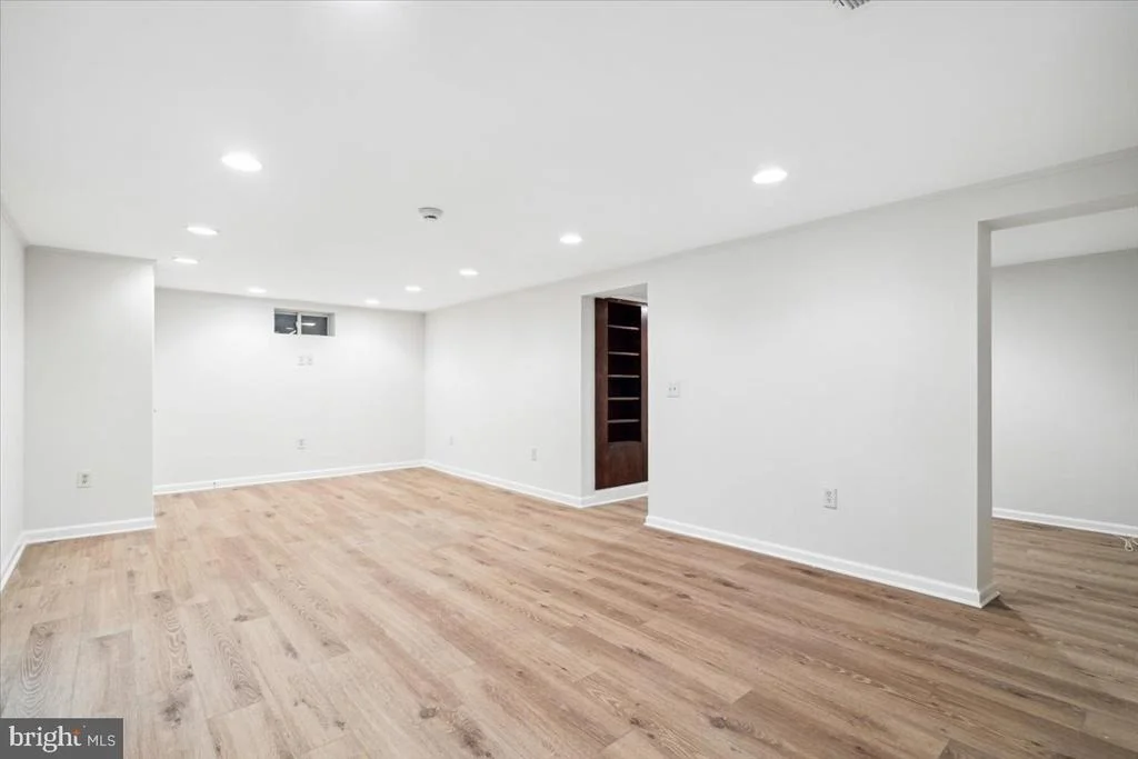 Photo of 900 ROSEMONT AVENUE