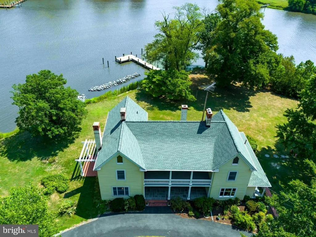 Photo of 2208 HORNS POINT ROAD