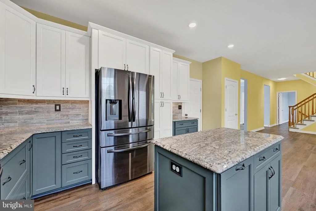 Photo of 1420 MOONSHADOW ROAD
