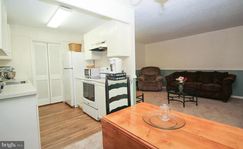 Photo of Unit 1B at 11658 STONEVIEW SQUARE