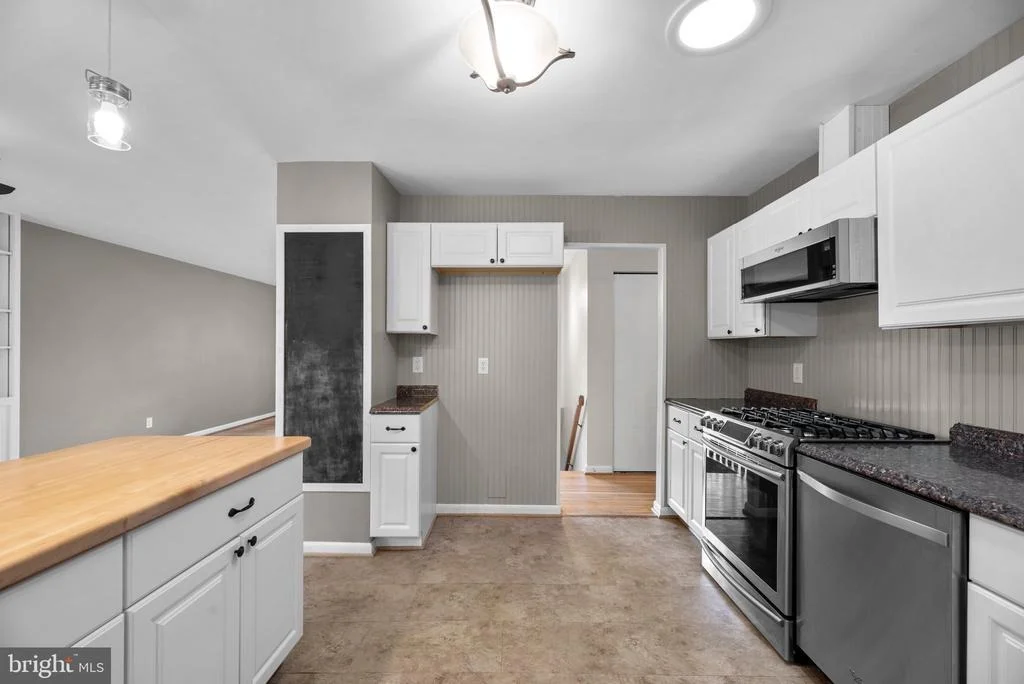 Photo of 7002 FITZPATRICK DRIVE