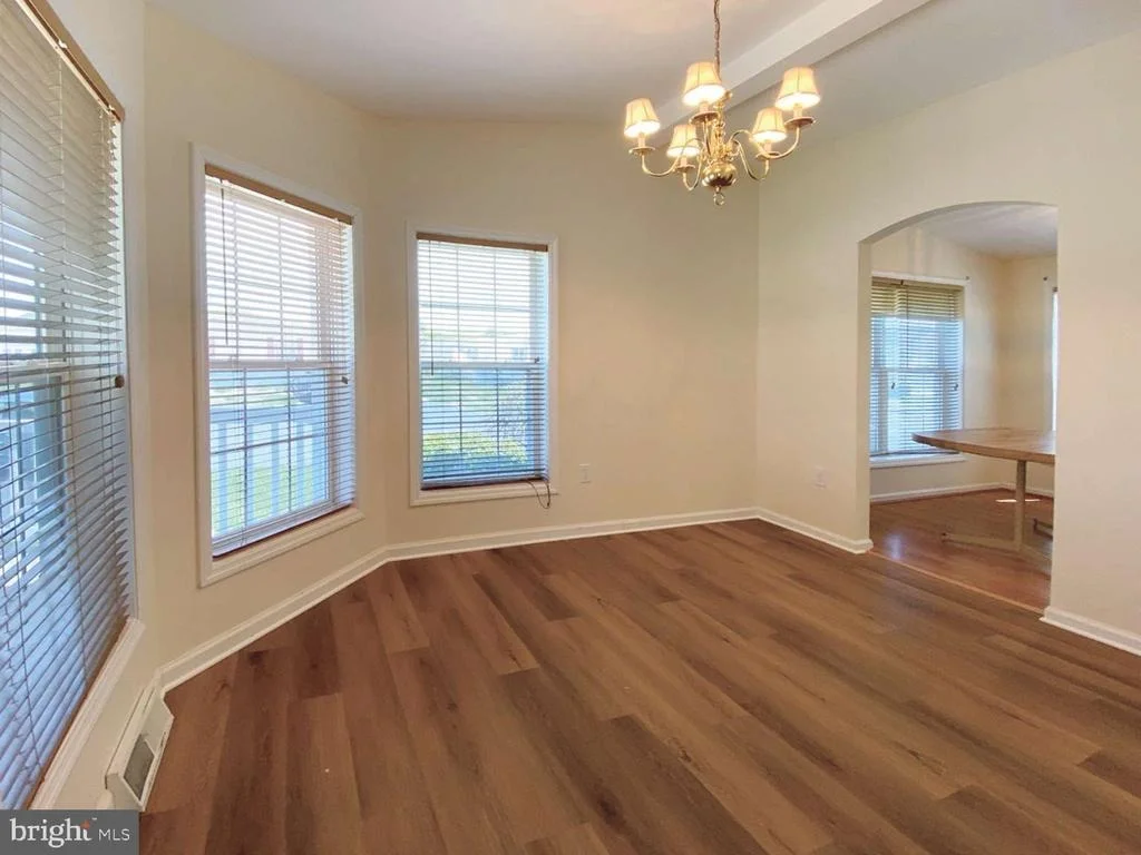 Photo of 4 MAYFAIR LANE