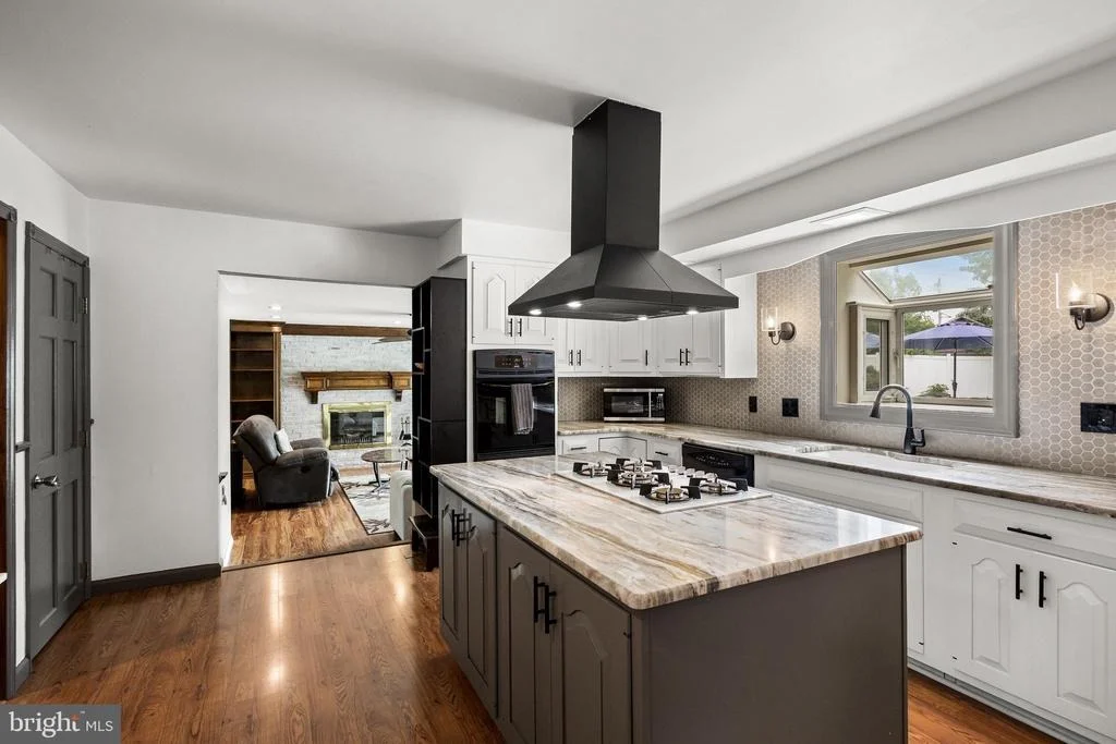 Photo of 52 SUNSET DRIVE