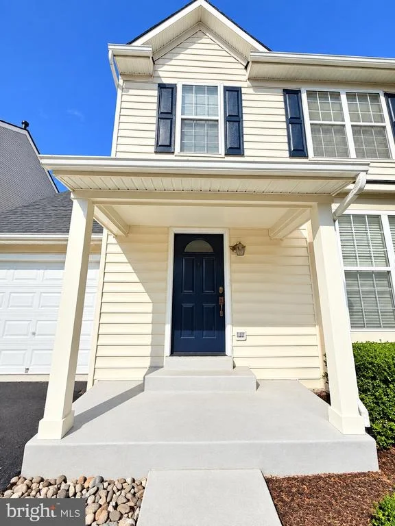 Photo of 22597 MAISON CARREE SQUARE