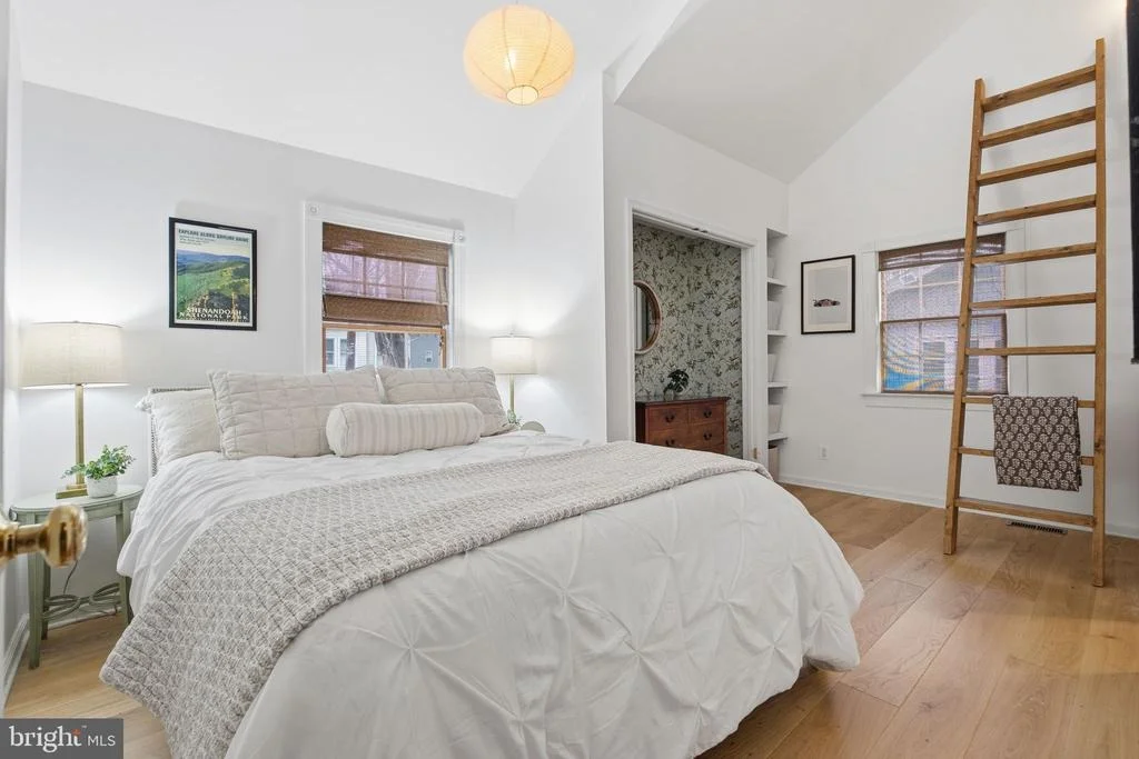 Photo of 1446 RIDGEWAY