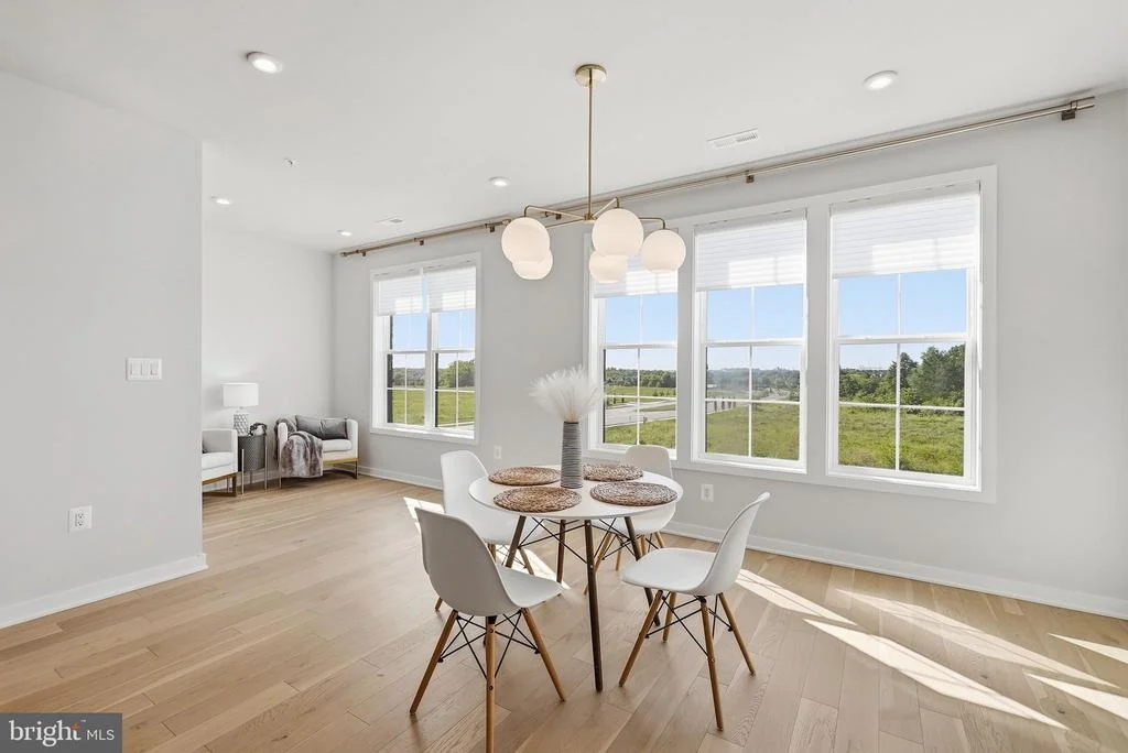 Photo of 43556 CENTERGATE DRIVE