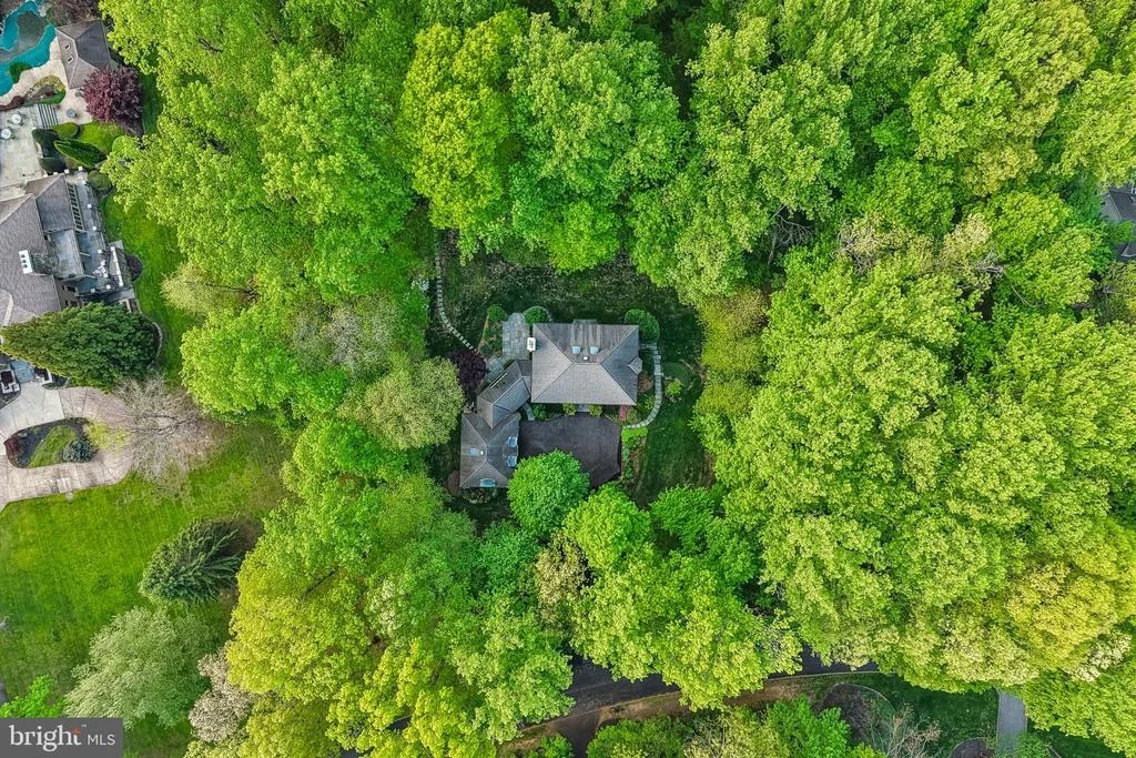 Photo of 13798 LAKESIDE DRIVE
