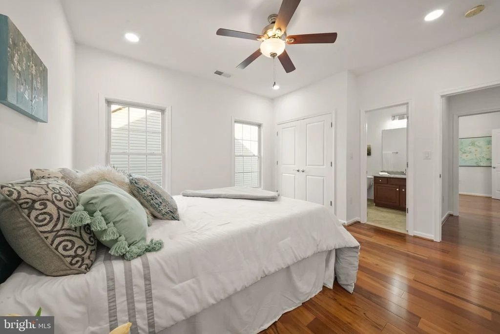 Photo of 23246 MINERVA DRIVE