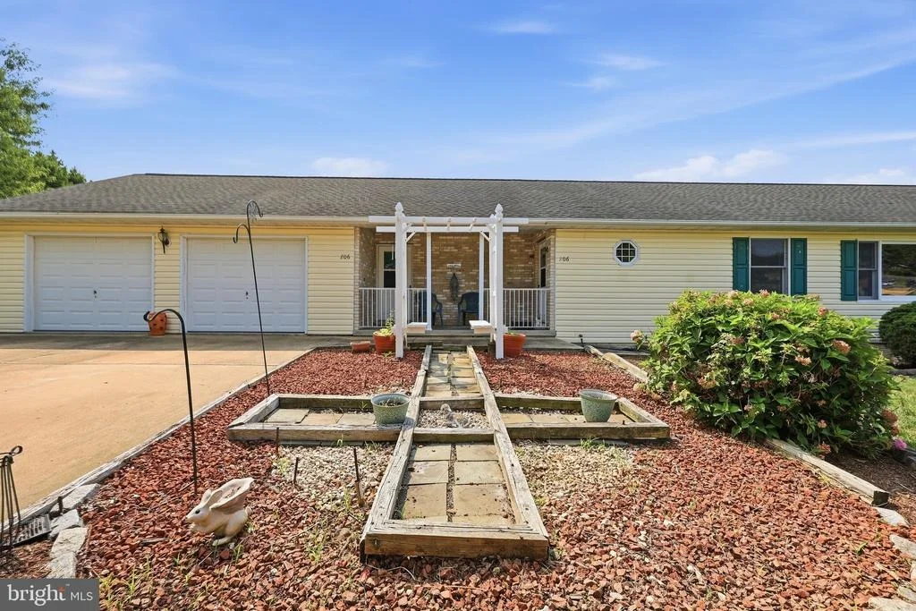 Photo of 206 SUNHIGH DRIVE