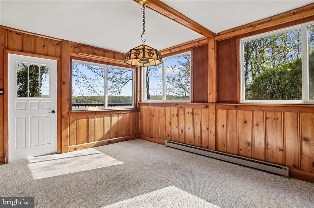 Photo of 322 CLOPSTON HILL