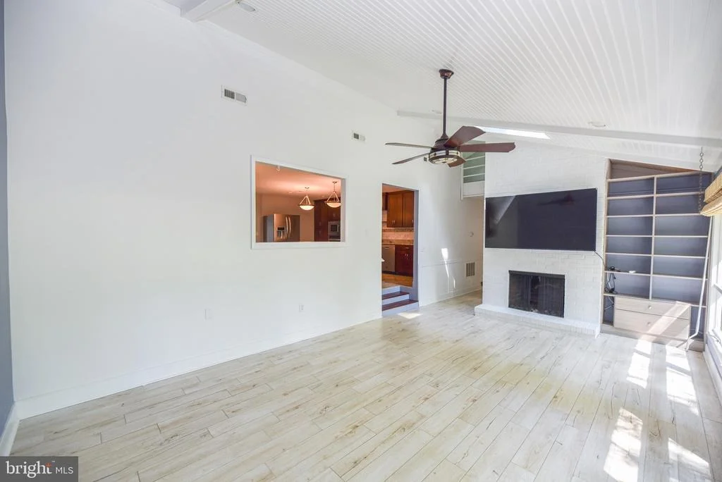 Photo of 39 N PRIMROSE LANE