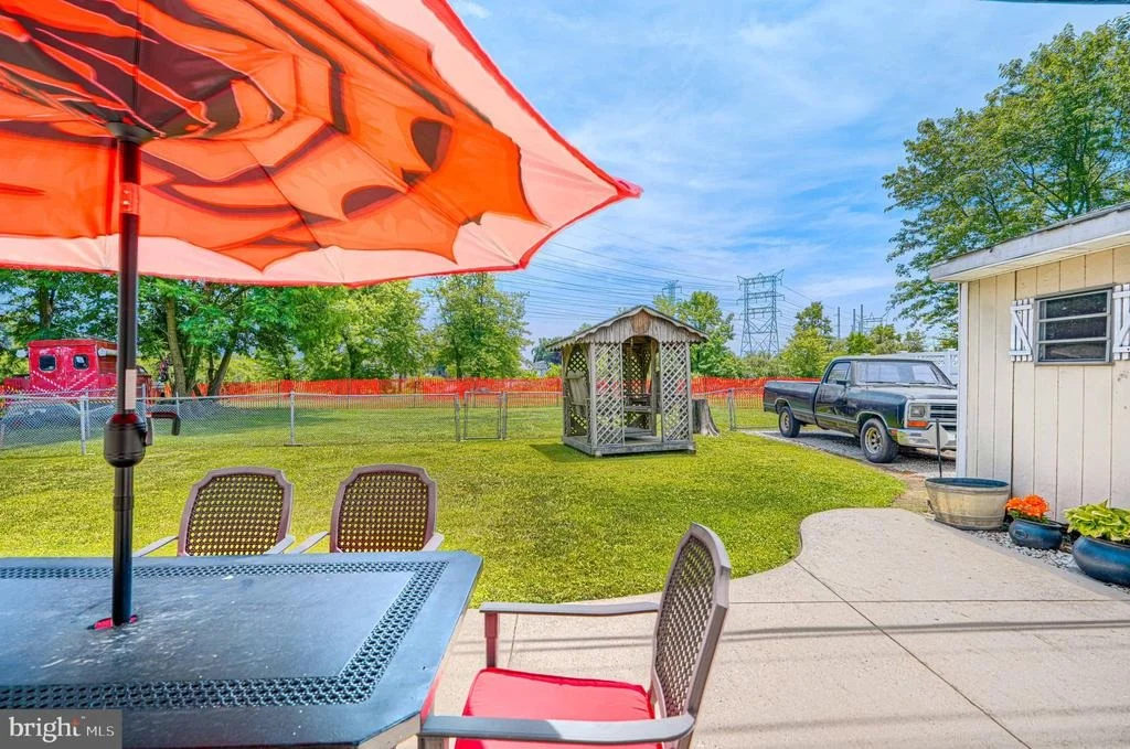 Photo of 7813 FAIRGREEN ROAD