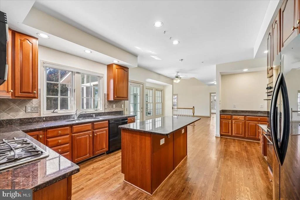Photo of 21400 MANOR VIEW CIRCLE