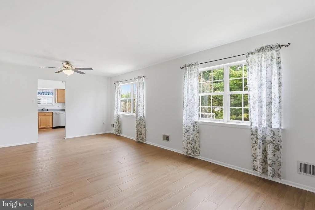 Photo of 5661 CRABAPPLE DRIVE