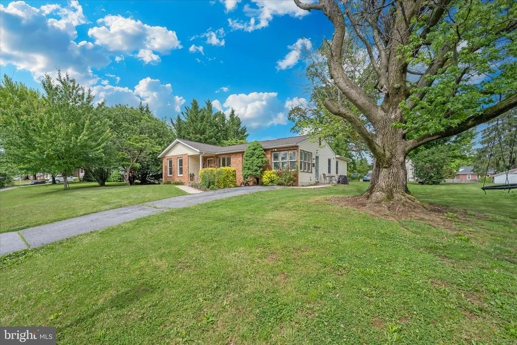 Photo of 7 DELLA LANE