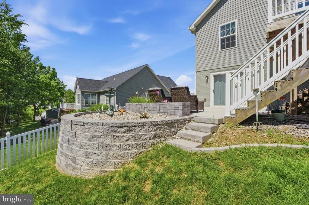 Photo of 43 HUNTMASTER DRIVE