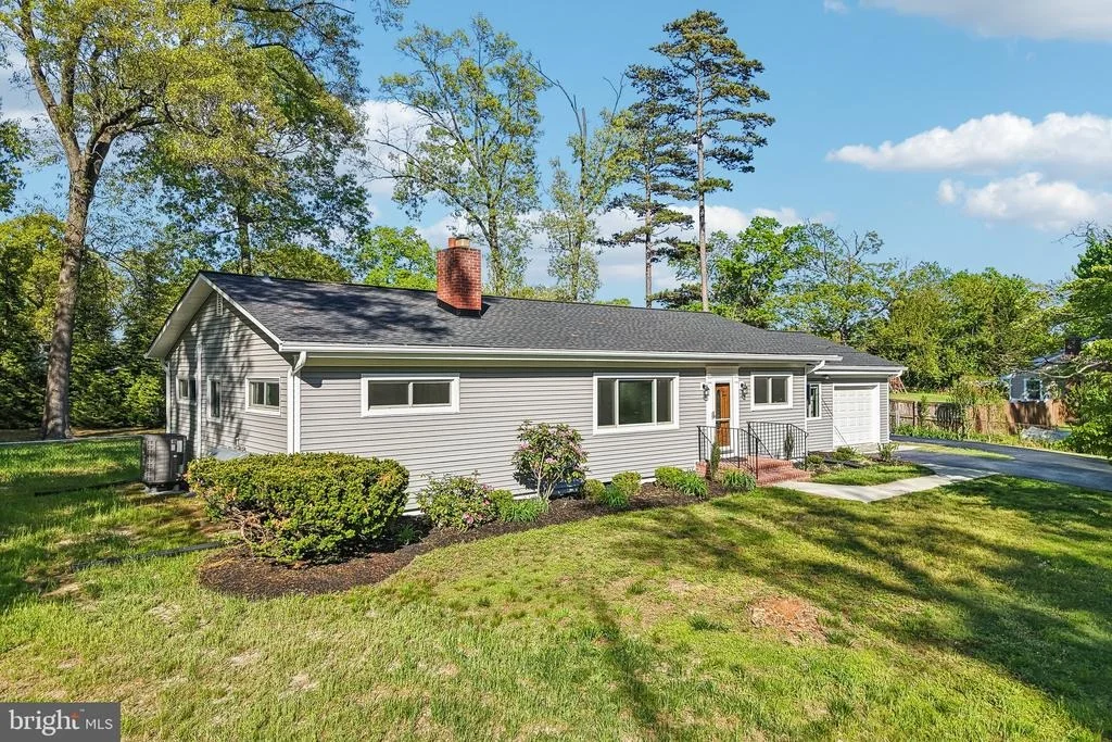 Photo of 816 MEADOW ROAD