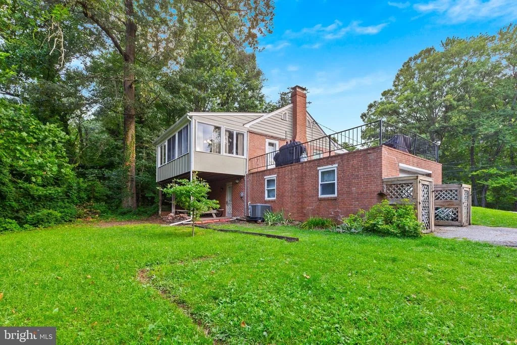 Photo of 5718 LEAF LANE