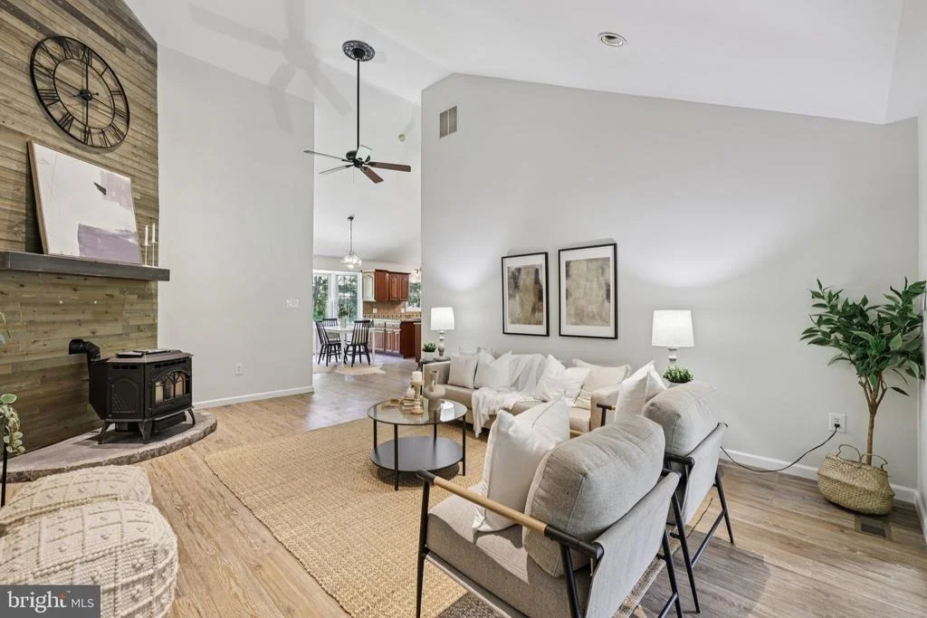 Photo of 7584 CARLIN ROAD