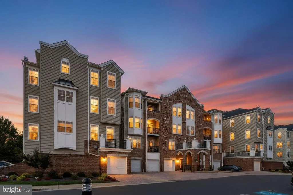 Photo of Unit 304 at 7305 MAPLECREST ROAD