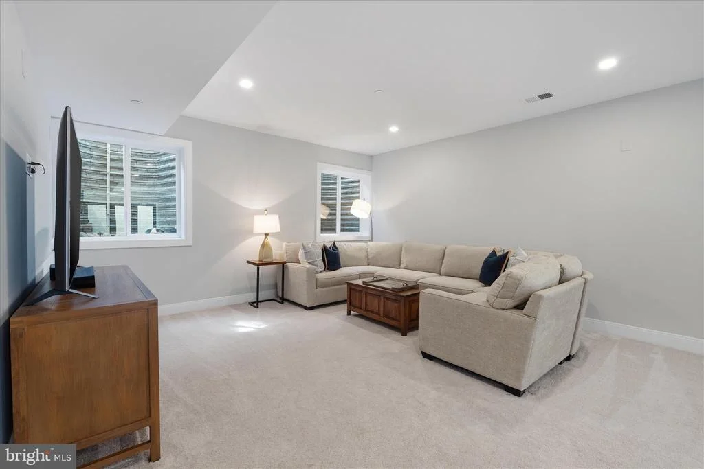 Photo of 3307 CUMMINGS LANE