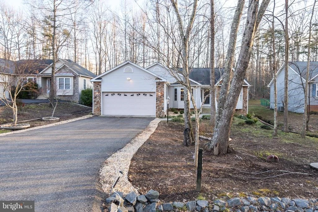 Photo of 910 CONFEDERATE DRIVE