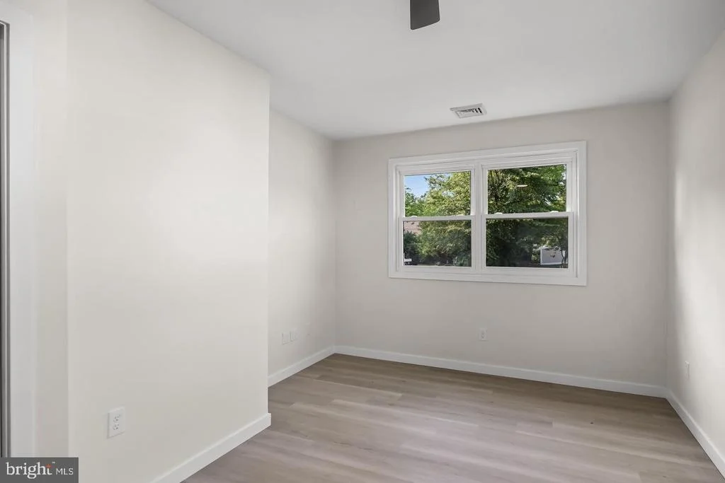 Photo of 418 KINGSTON DRIVE