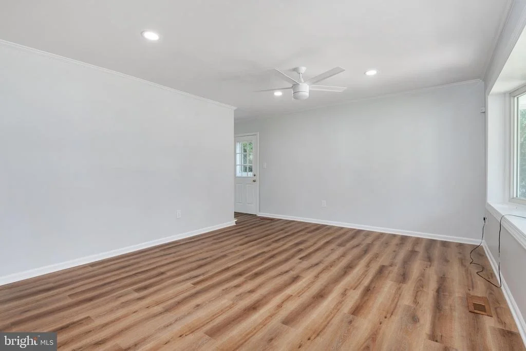 Photo of 541 CRESTPARK DRIVE