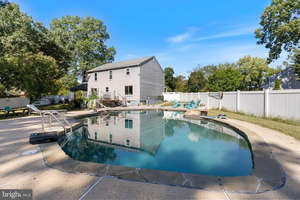Photo of 735 EVERGREEN ROAD