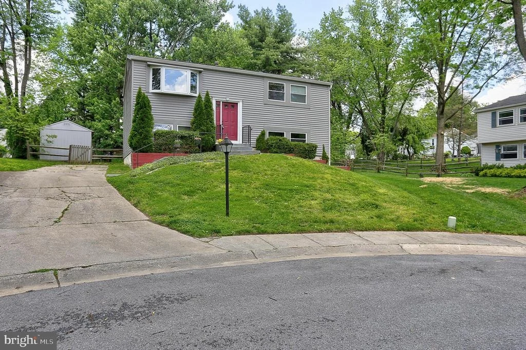 Photo of 6222 GREENBLADE GARTH