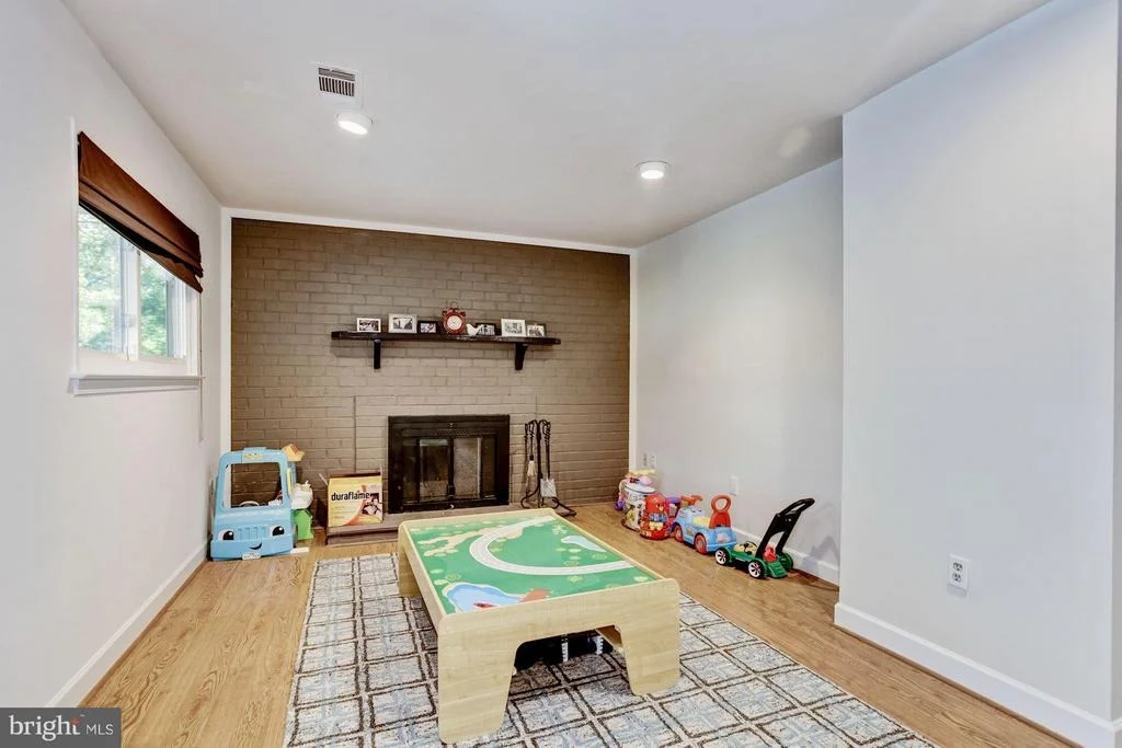 Photo of 9 WOODSEND PLACE