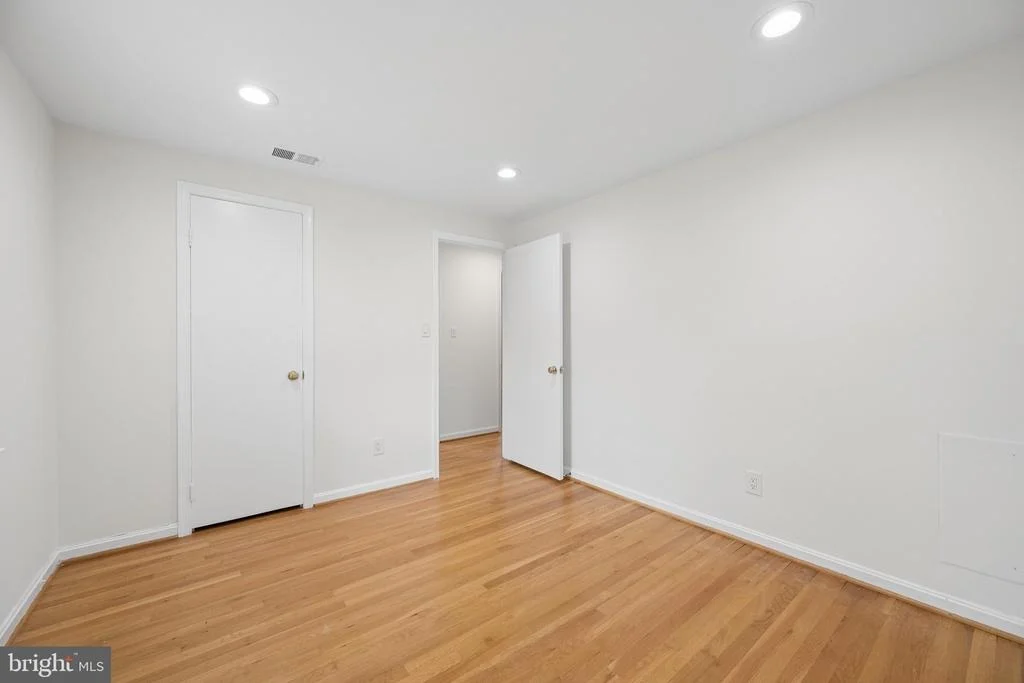 Photo of 1104 FALLSMEAD WAY