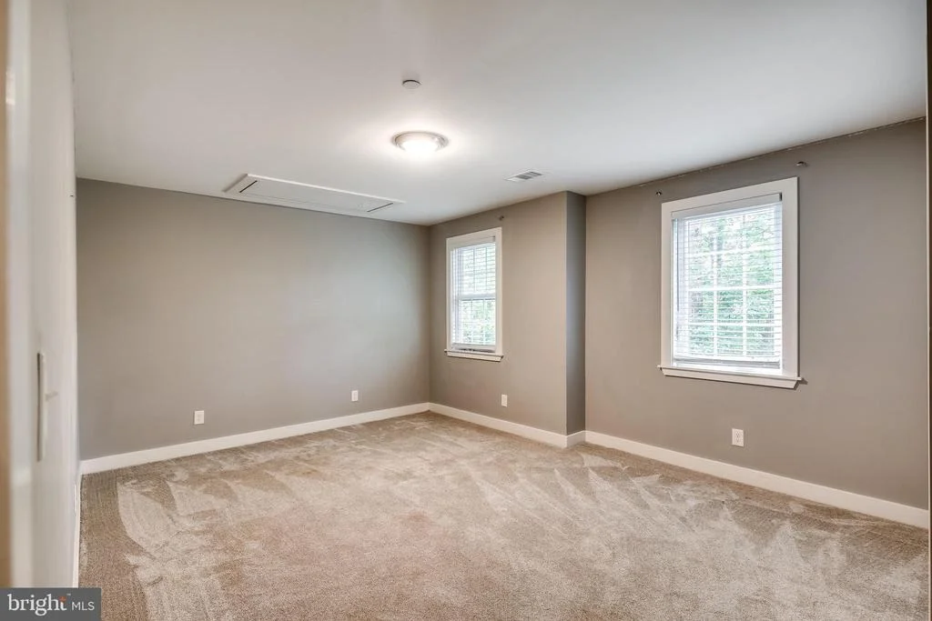 Photo of 3319 MAIL ROAD