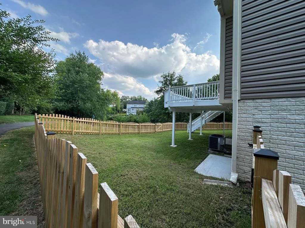 Photo of 43997 NEEDMORE COURT