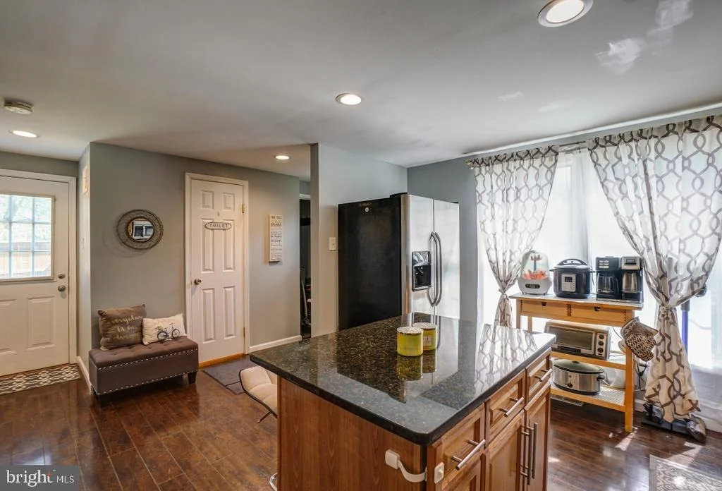 Photo of 8 TARFSIDE COURT