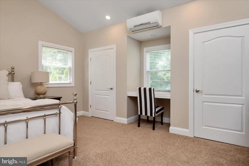 Photo of 1134 VALLEY DRIVE