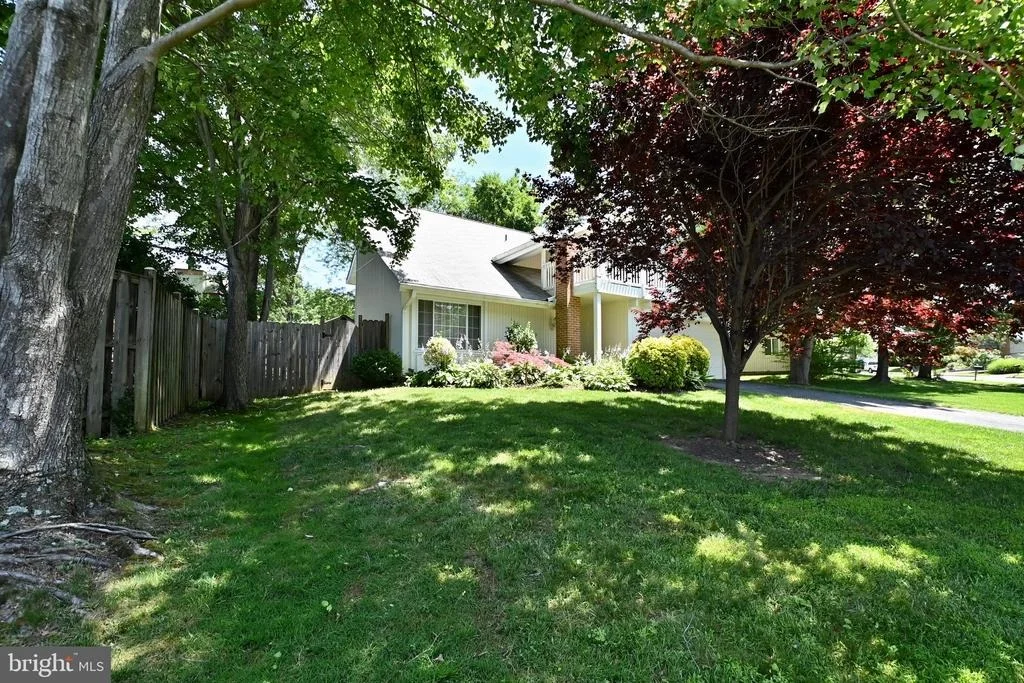 Photo of 8634 RESECA LANE