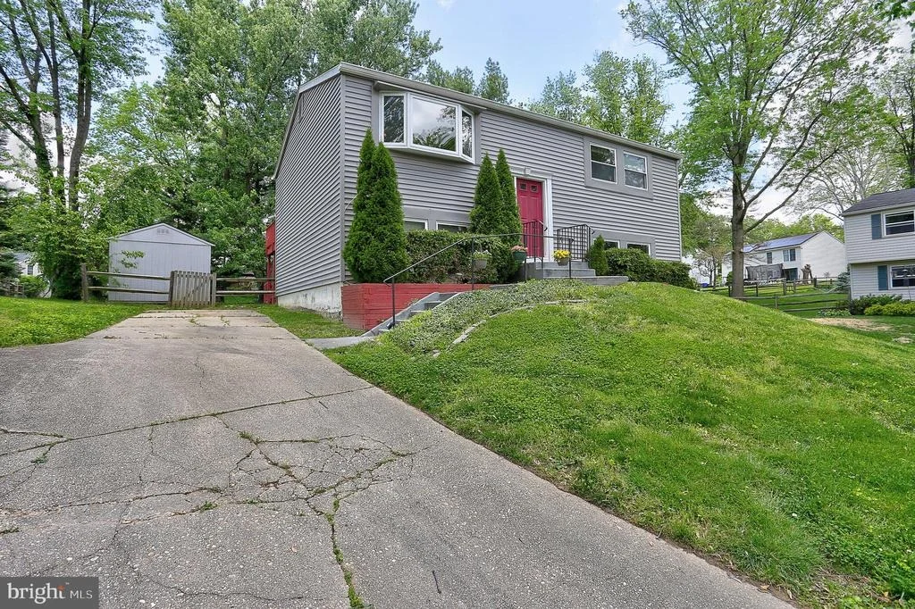 Photo of 6222 GREENBLADE GARTH