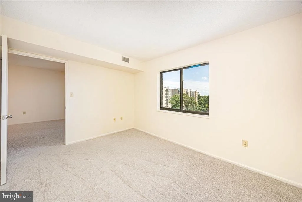 Photo of Unit 1807 at 15101 INTERLACHEN DRIVE