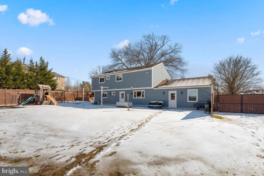 Photo of 18548 BOWIE MILL ROAD