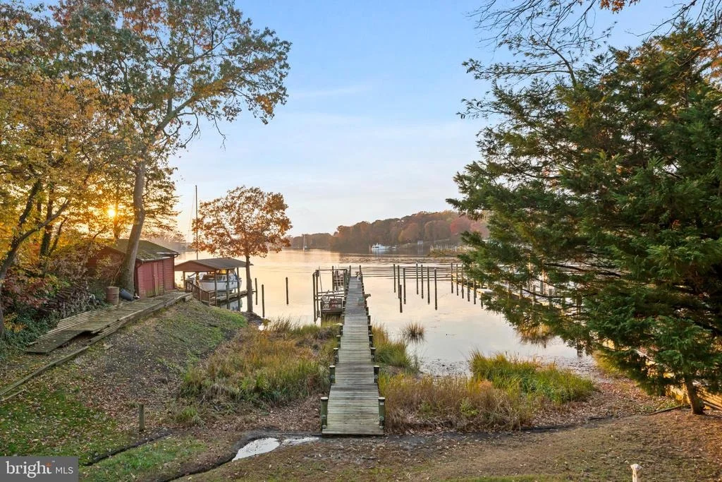 Photo of 206 HARBOR DRIVE